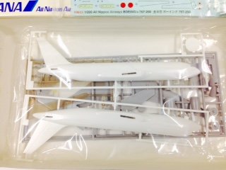 Amazon.co.jp: 1／200全日空ボーイング767－200（胴体新金型